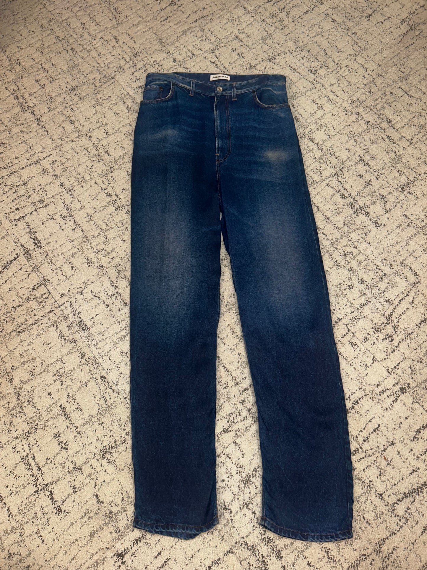 Balenciaga 2019 tromp loeil “jeans”