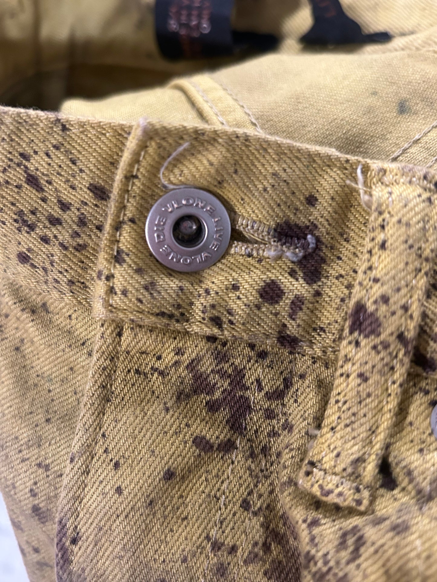 VLONE 1:1 STACKED JEANS