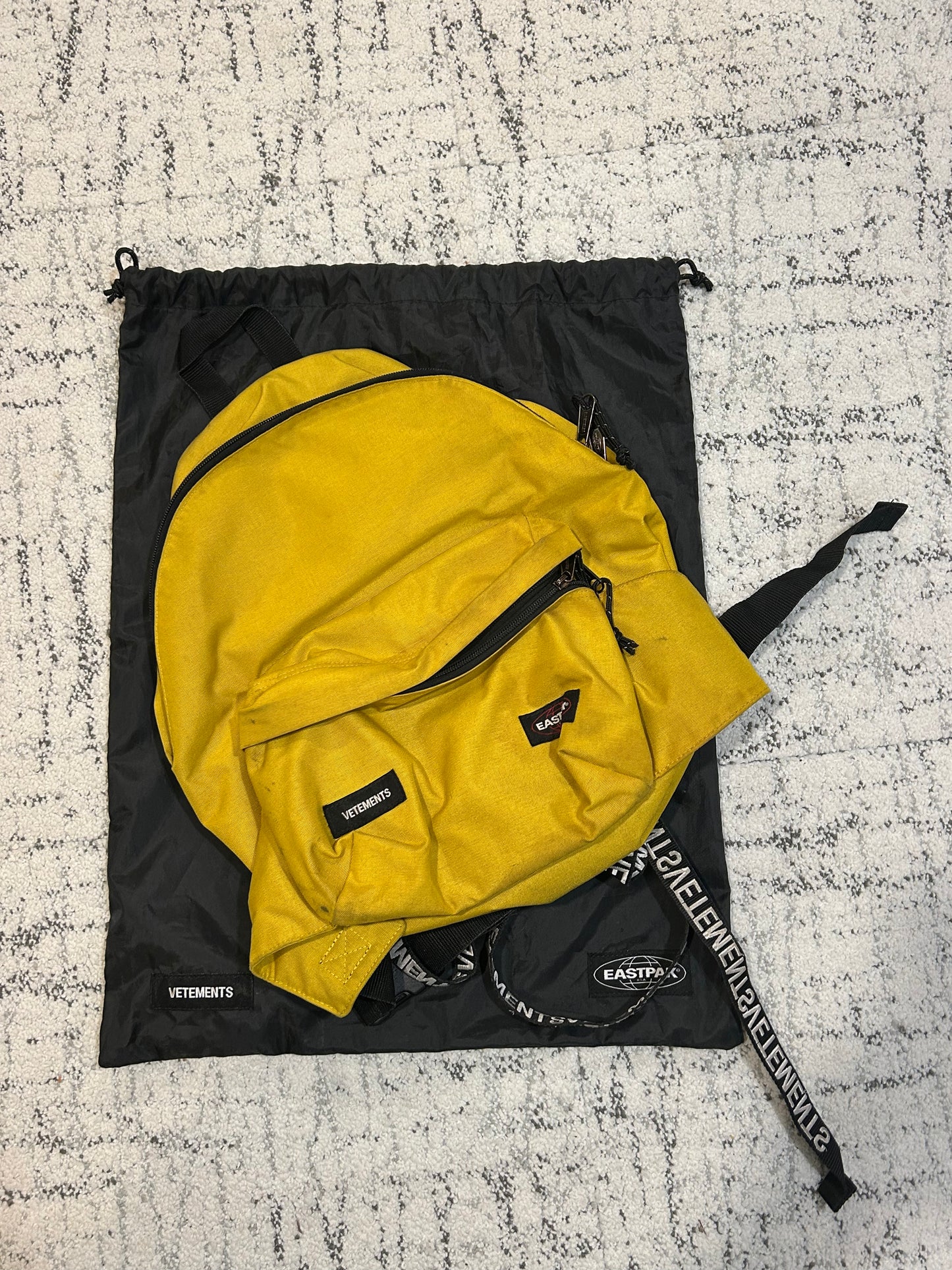 VETEMENTS 2 IN 1 BAG